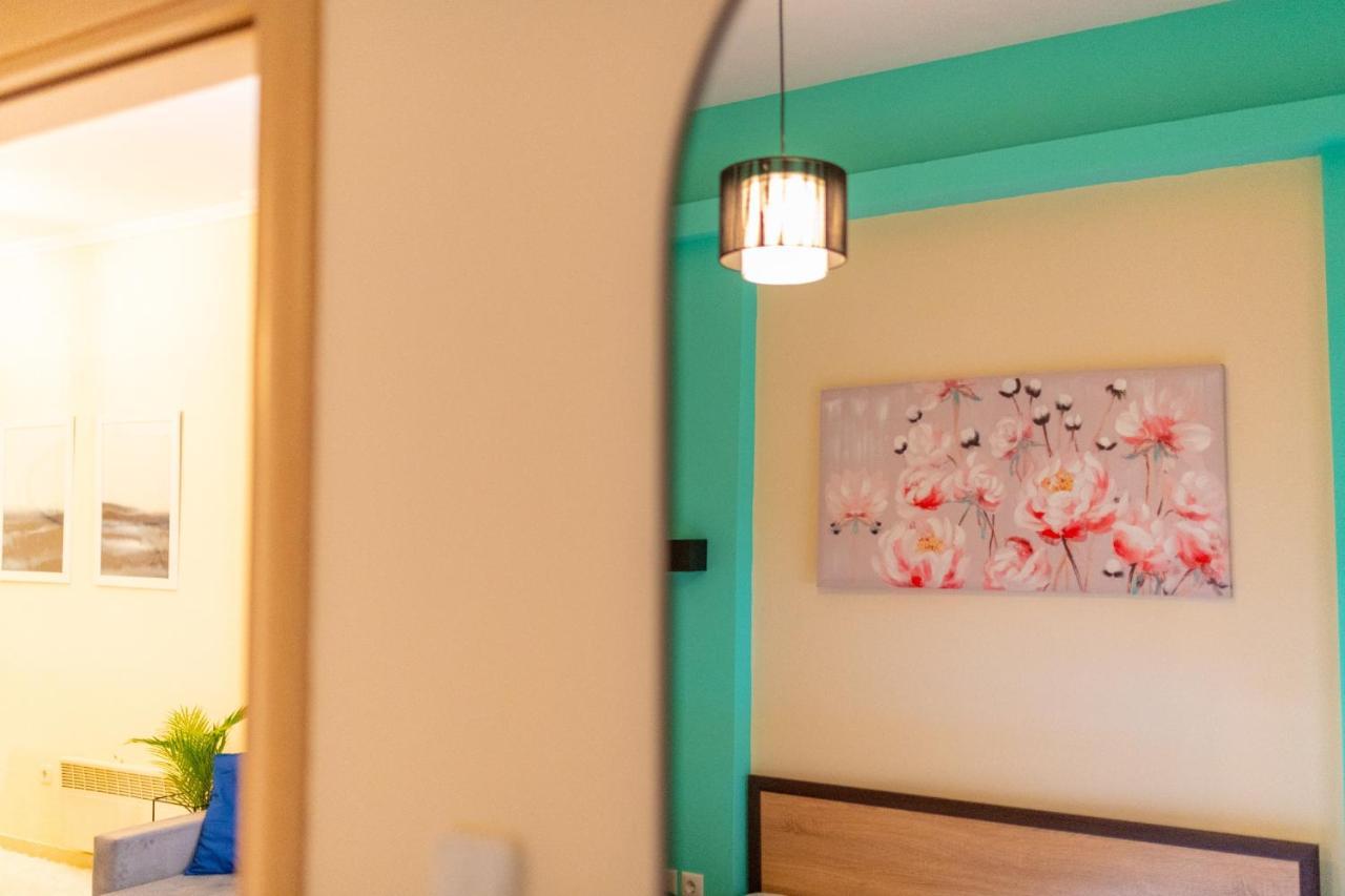 Niovi, Stylish Apartment Near The Waterfront Thessaloniki Exterior photo